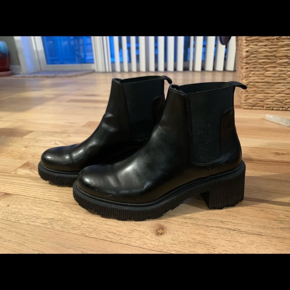 Zara Boots - Picture 1 of 4